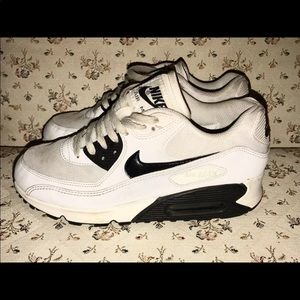 Women’s size 6.5 Nike Air Max